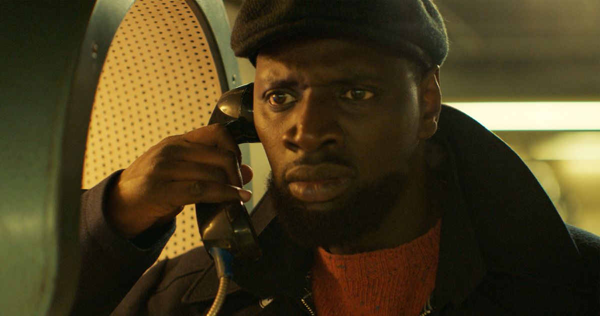 A screenshot from Lupin, one of the most famous French crime thrillers, which you can use to learn French with Migaku!