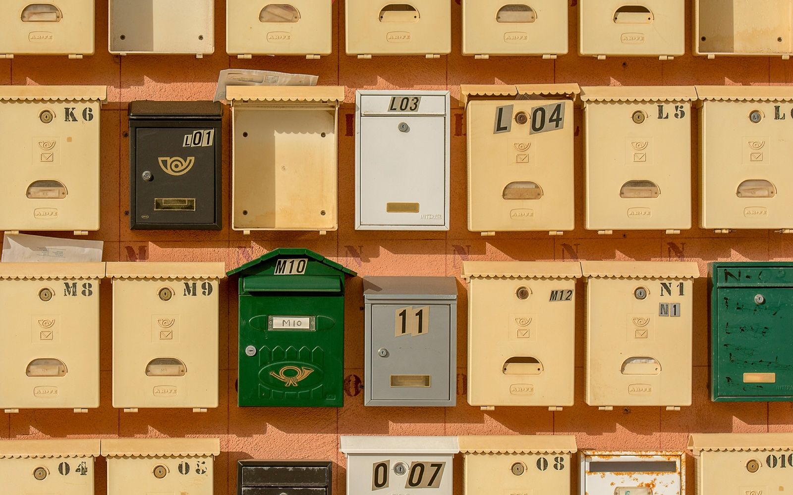 英語での日本の住所の書き方｜個人宛から会社宛、郵便番号や部屋番号まで解説