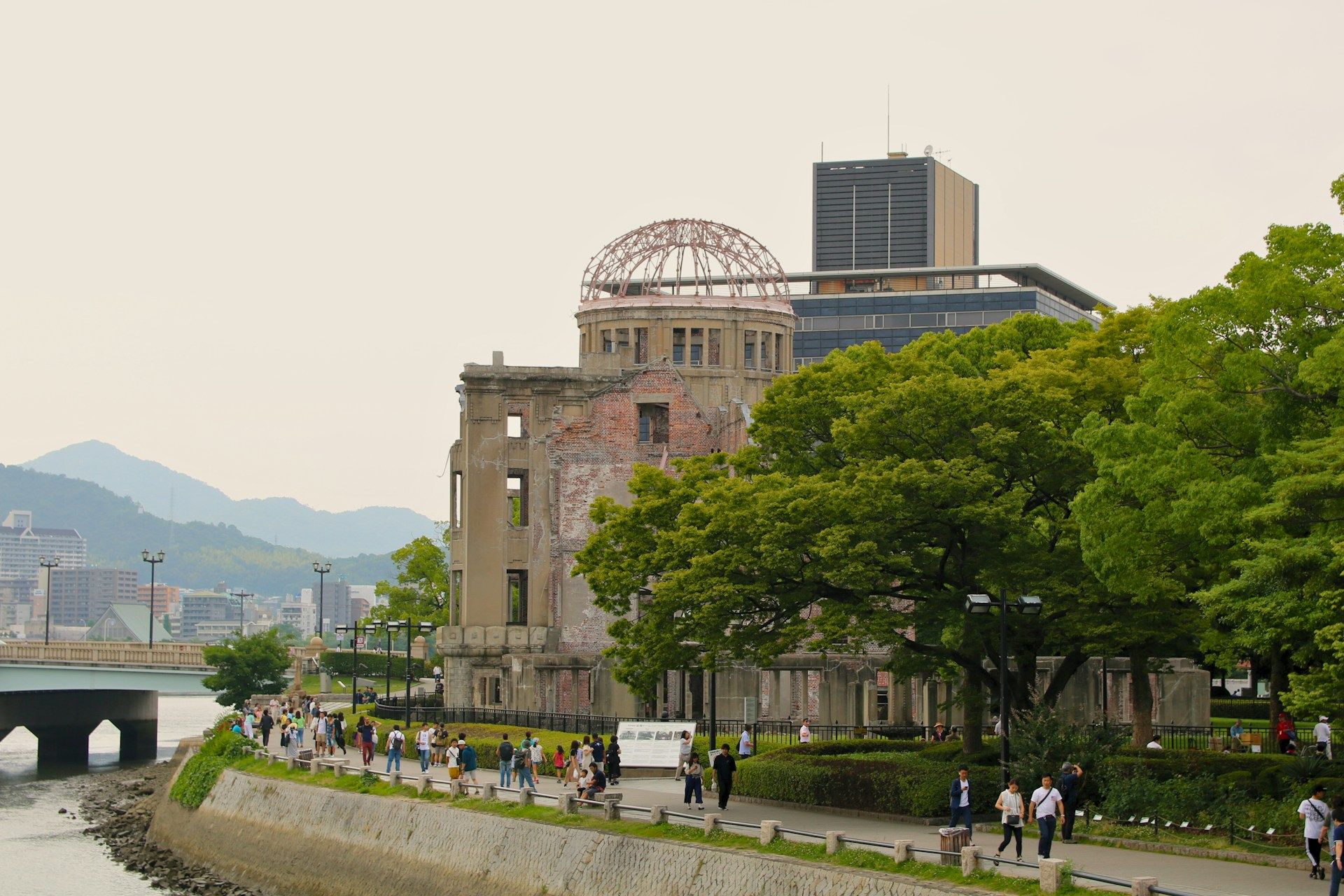 A screenshot of modern Japan—or, to put it more poetically, the culmination of Japanese history